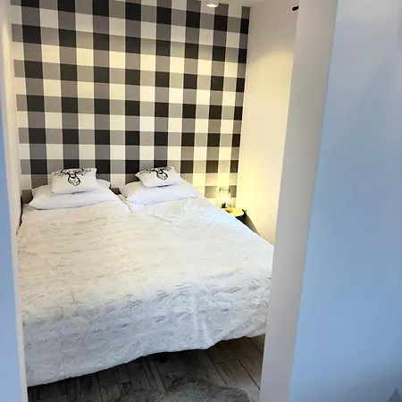 Klimatyczny Z Kominkiem *